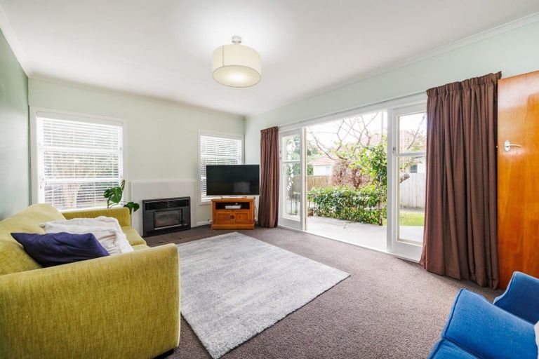 Photo of property in 17 Manawatu Street, Hokowhitu, Palmerston North, 4410