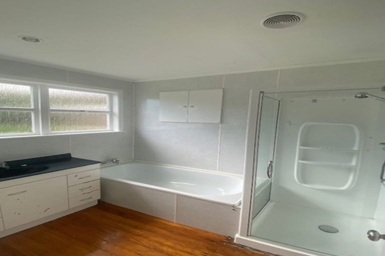 Photo of property in 16 Bentley Avenue, Glenfield, Auckland, 0629