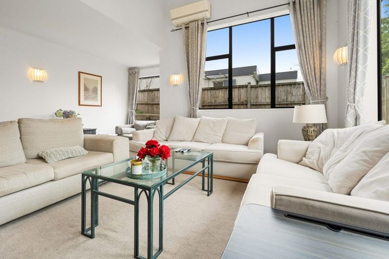 Photo of property in 91 Meadway, Sunnyhills, Auckland, 2010