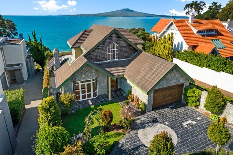 Photo of property in 1b Clifton Road, Hauraki, Auckland, 0622