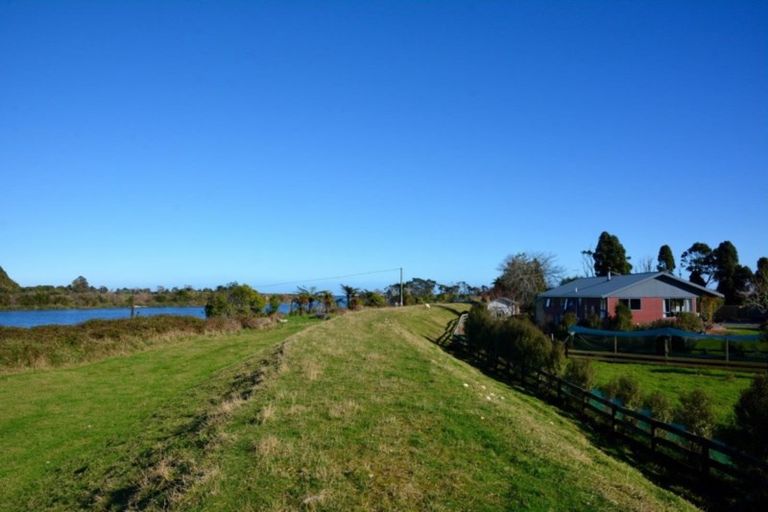 Photo of property in 68 Waverley Street, Karamea, 7893