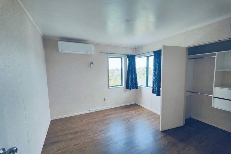 Photo of property in 2/22 Athena Drive, Totara Vale, Auckland, 0629