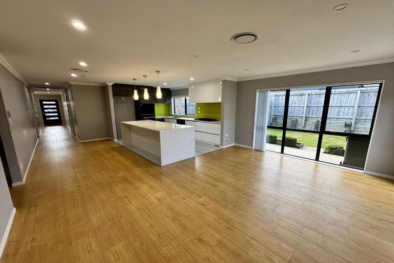 Photo of property in 4 Opouatu Avenue, Glenbrook, Waiuku, 2681