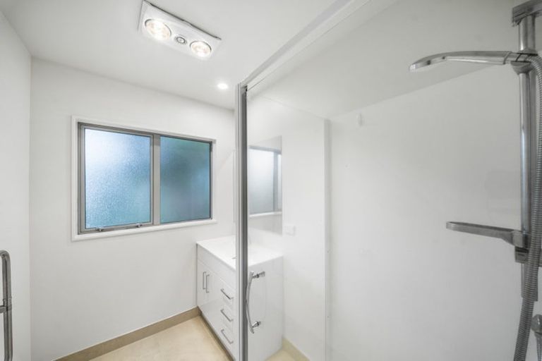 Photo of property in 12a Withers Road, Glen Eden, Auckland, 0602