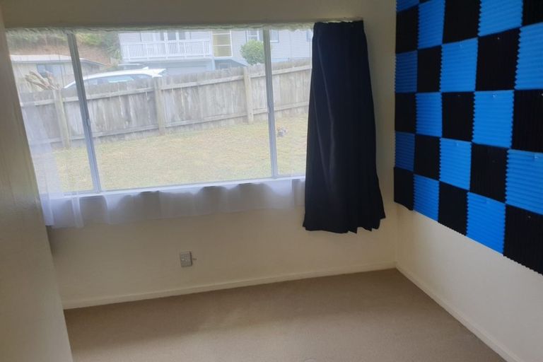 Photo of property in 2 Fairburn Grove, Johnsonville, Wellington, 6037