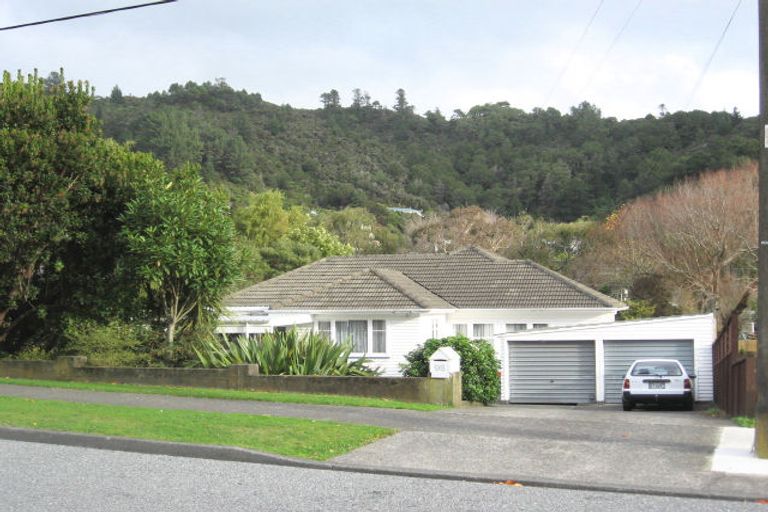 Photo of property in 96 Horoeka Street, Stokes Valley, Lower Hutt, 5019