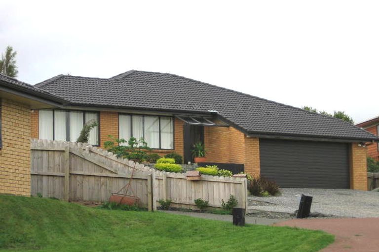 Photo of property in 23 San Domingo Rise, Henderson, Auckland, 0612