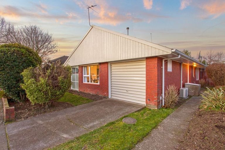 Photo of property in 1/10 Ashfield Place, Ilam, Christchurch, 8041
