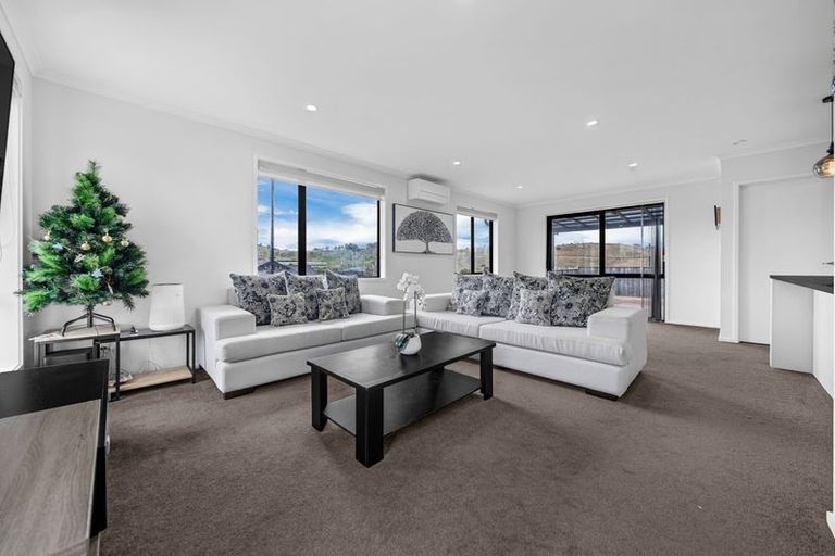 Photo of property in 33 Harry Richards Way, Pokeno, 2402