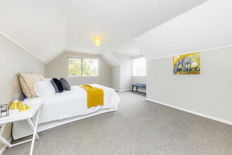 Photo of property in 11 Slim Place, Clendon Park, Auckland, 2103