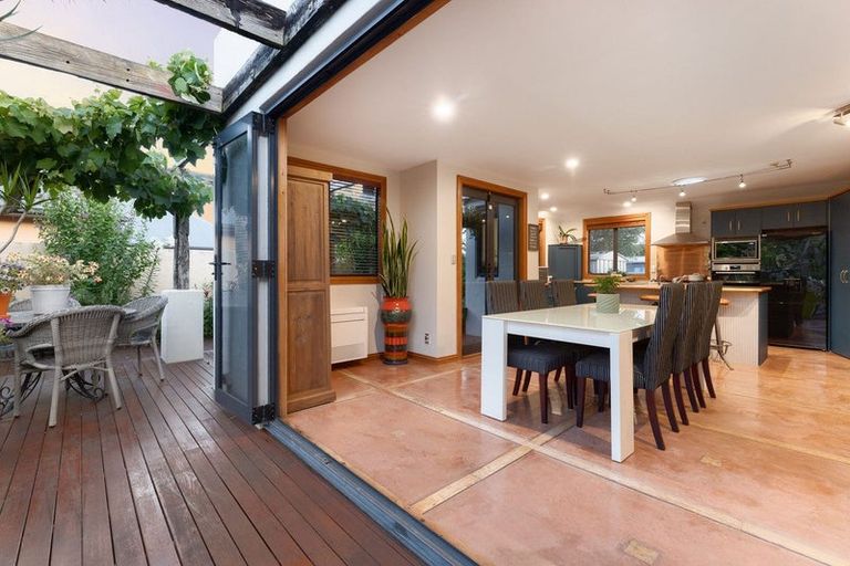 Photo of property in 2 La Cumbre Close, Bethlehem, Tauranga, 3110