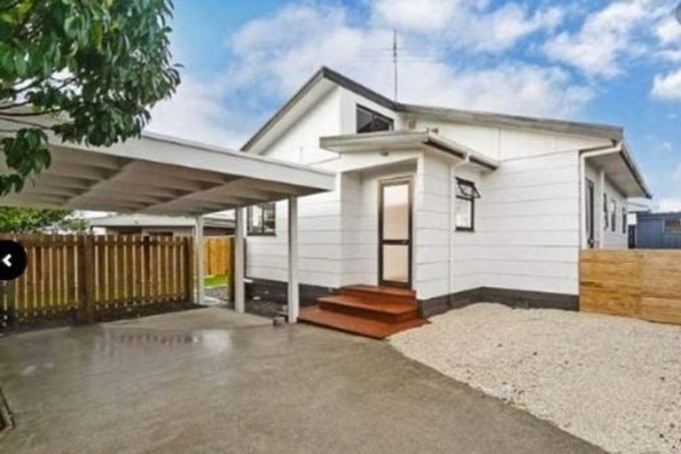 Photo of property in 2/3 Copley Street, New Lynn, Auckland, 0600