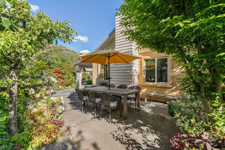 Photo of property in 62 Adamson Drive, Arrowtown, 9302
