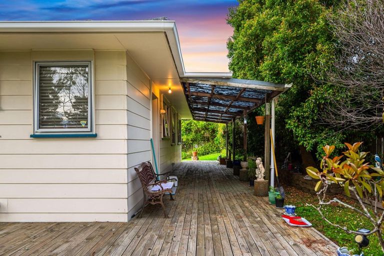 Photo of property in 62 Kamara Road, Glen Eden, Auckland, 0602