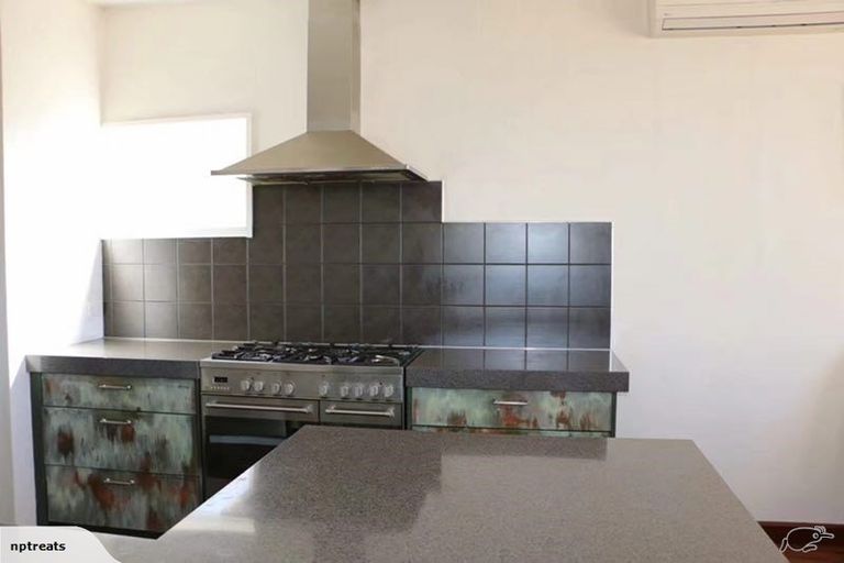 Photo of property in 85 Hine Street, New Plymouth, 4310