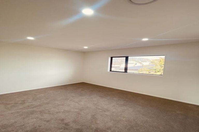 Photo of property in 4/2 Smiths Avenue, Papakura, 2110