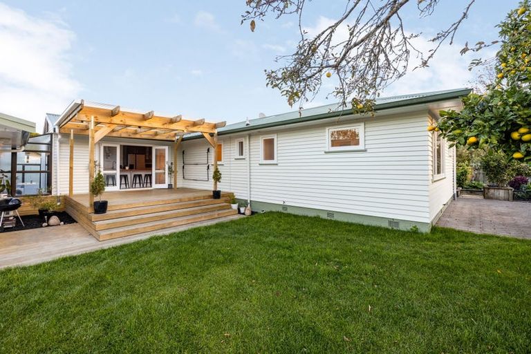 Photo of property in 30 Knighton Road, Hillcrest, Hamilton, 3216