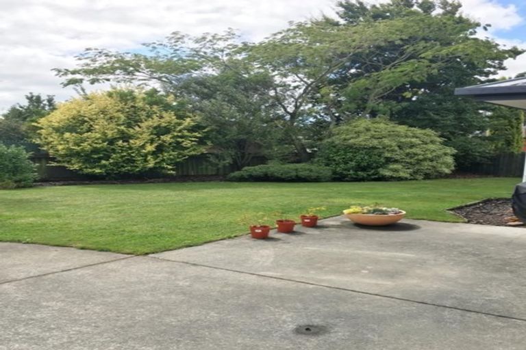 Photo of property in 11 Phoenix Lane, Northcote, Christchurch, 8052