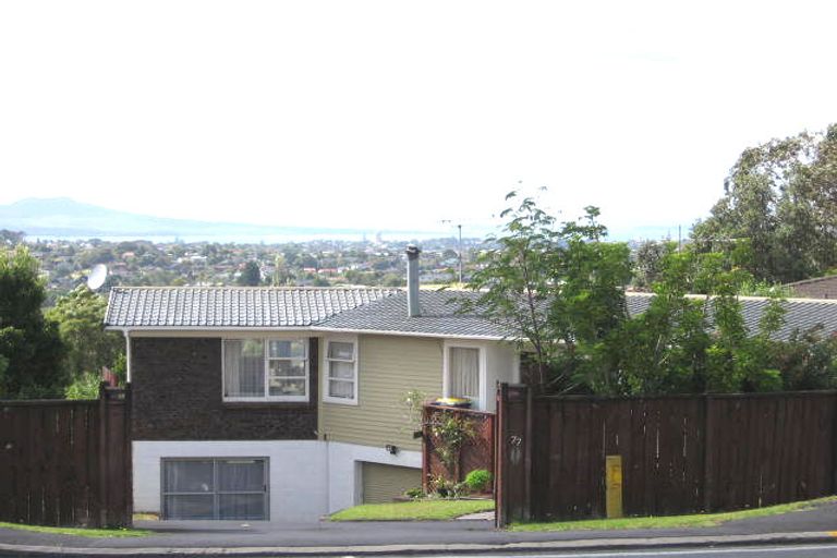 Photo of property in 77 Sunset Road, Totara Vale, Auckland, 0632