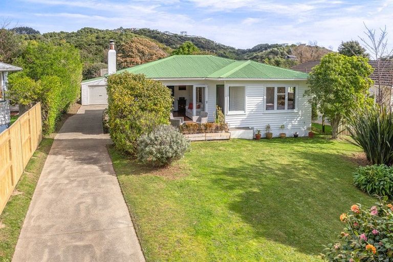 Photo of property in 15 Riwai Street, Paraparaumu, 5032