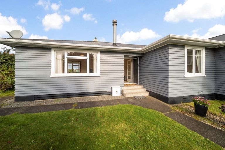 Photo of property in 26 Stuart Place, Blagdon, New Plymouth, 4310