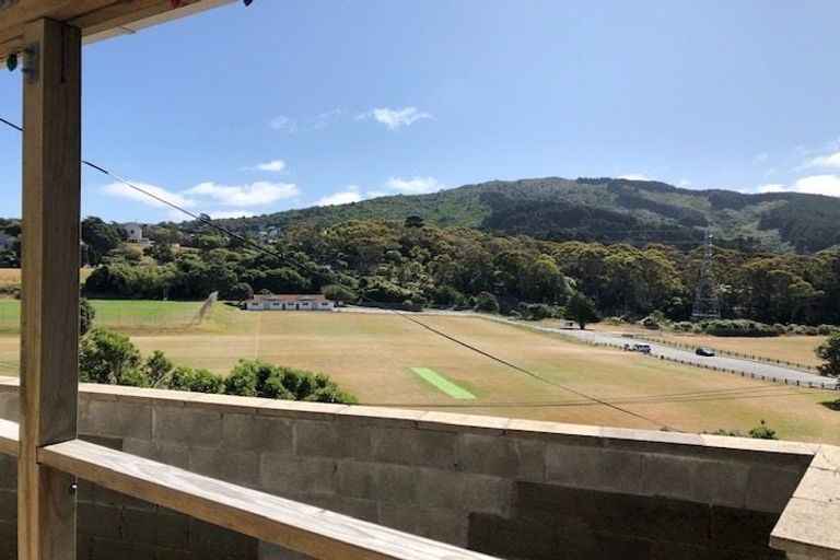 Photo of property in 124 Curtis Street, Northland, Wellington, 6012