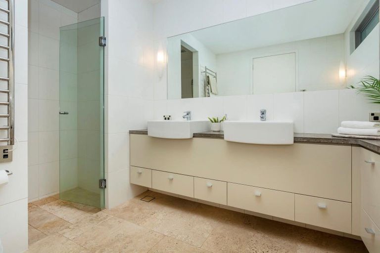 Photo of property in 15 Lake View Road, Takapuna, Auckland, 0622