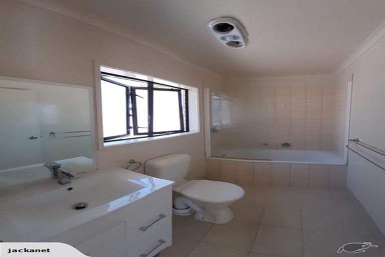 Photo of property in 28a Kamara Road, Glen Eden, Auckland, 0602