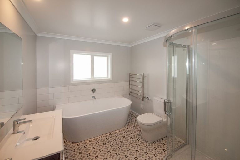 Photo of property in 163 Amesbury Drive, Churton Park, Wellington, 6037