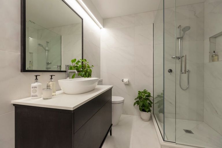 Photo of property in Stadium Garden Flats, 106/107 Thorndon Quay, Pipitea, Wellington, 6011