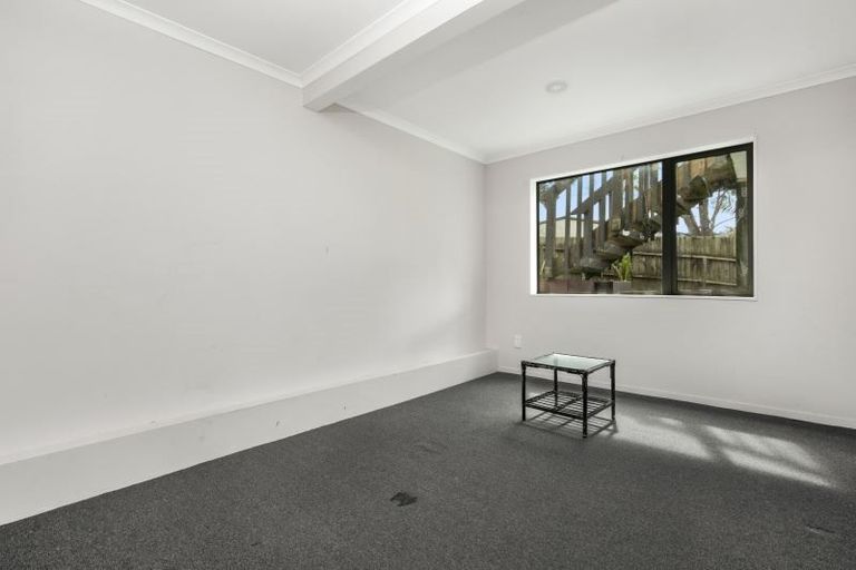 Photo of property in 64 Reynella Drive, Massey, Auckland, 0614