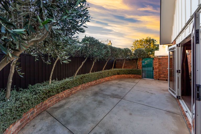 Photo of property in 11a Galway Avenue, Bryndwr, Christchurch, 8052