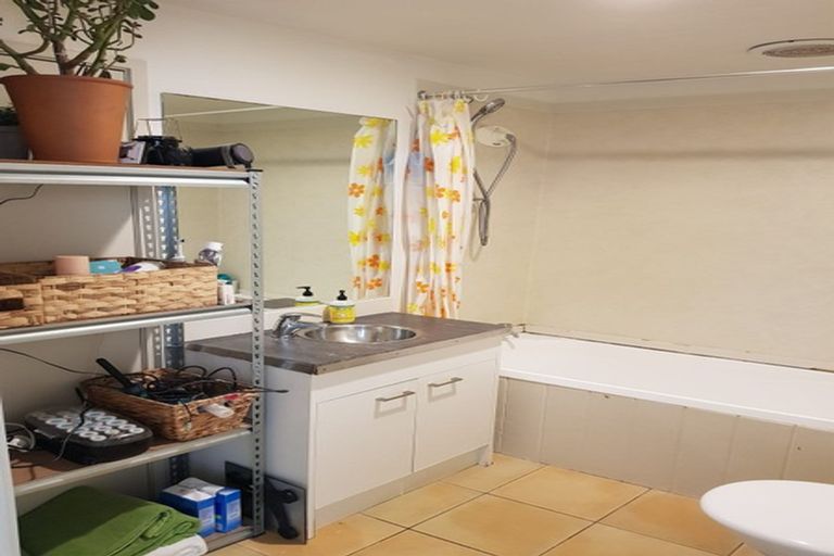 Photo of property in 14a Captain Scott Road, Glen Eden, Auckland, 0602