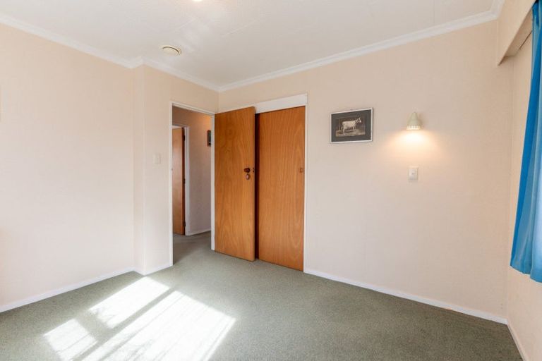 Photo of property in 5 Gladstone Street, Dannevirke, 4930