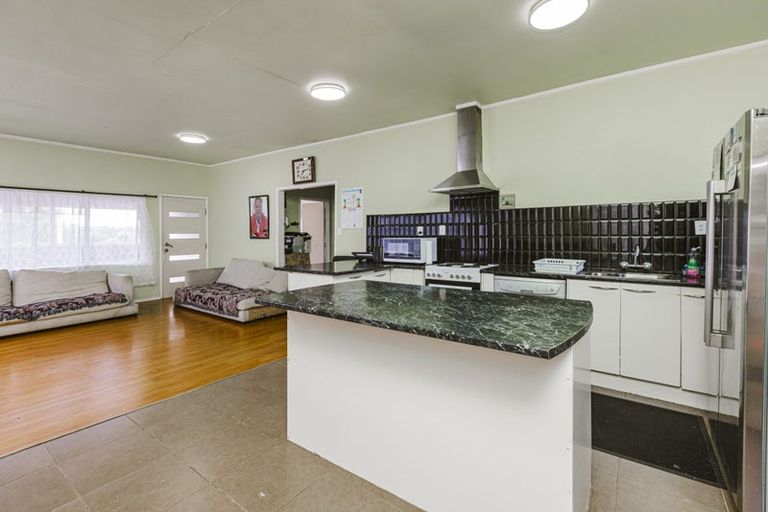 Photo of property in 11 Hall Avenue, Mangere, Auckland, 2022