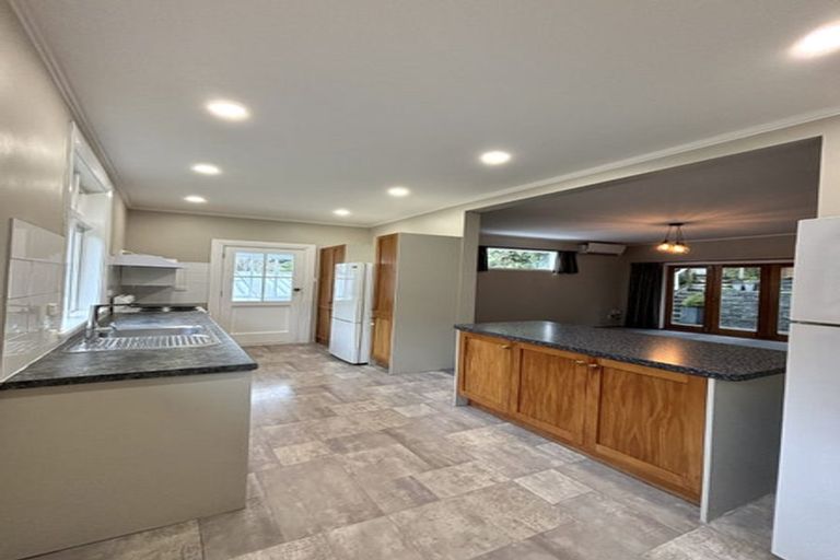 Photo of property in 32 Balfour Street, Mornington, Wellington, 6021