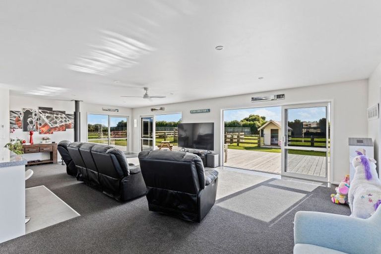 Photo of property in 270 Turangi Road, Tikorangi, Waitara, 4383