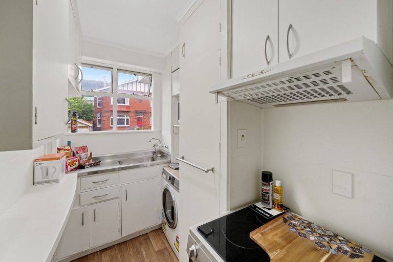 Photo of property in 2 Moncrieff Street, Mount Victoria, Wellington, 6011