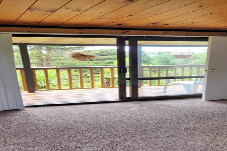 Photo of property in 8 Pararewa Drive, Whalers Gate, New Plymouth, 4310