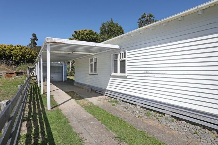 Photo of property in 38 Ongo Road, Hunterville, 4730