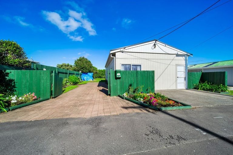 Photo of property in 5 Meredith Street, Patea, 4520