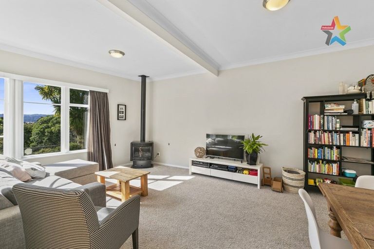 Photo of property in 46 Akatea Road, Korokoro, Lower Hutt, 5012