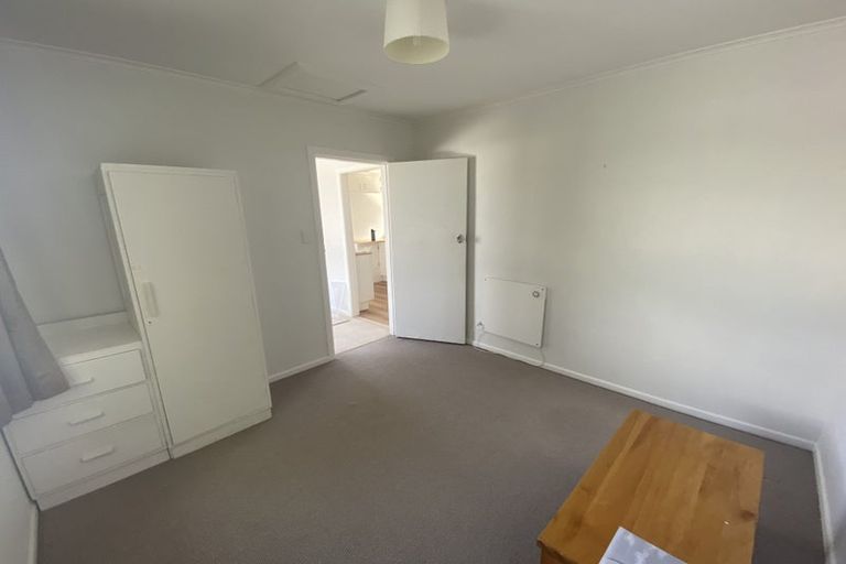Photo of property in 1/10 Mckelvey Place, Tawa, Wellington, 5028