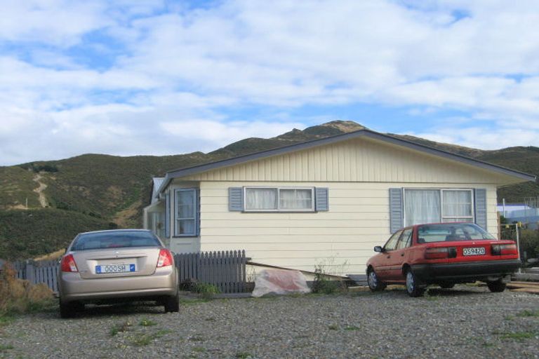 Photo of property in 7 Frobisher Street, Island Bay, Wellington, 6023