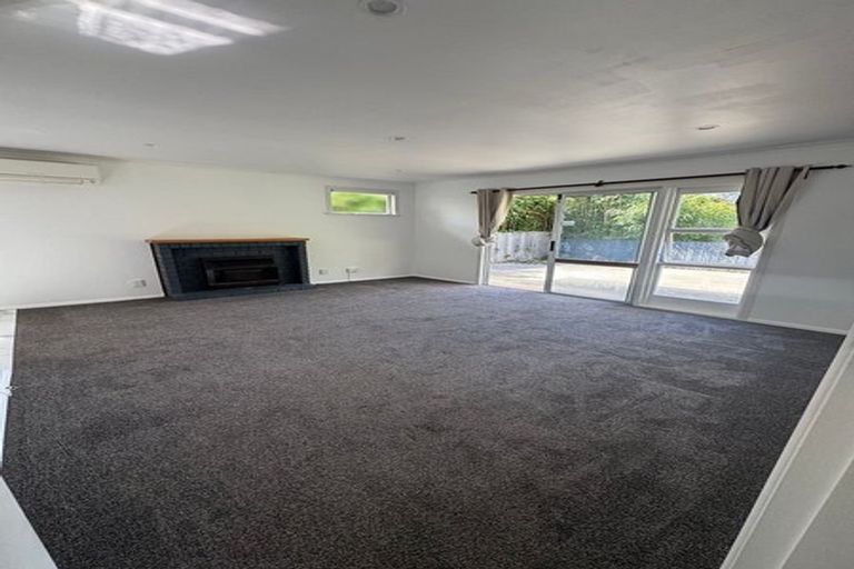 Photo of property in 9 Gribble Grove, Stokes Valley, Lower Hutt, 5019