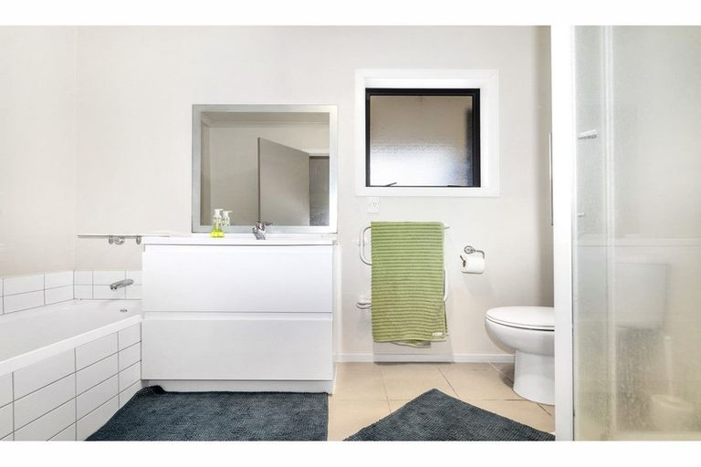 Photo of property in 31/64 Kawaha Point Road, Kawaha Point, Rotorua, 3010