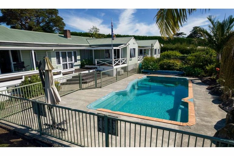 Photo of property in 581 Kerikeri Road, Kerikeri, 0293
