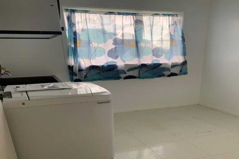 Photo of property in 1/36 Beechwood Road, Rothesay Bay, Auckland, 0630