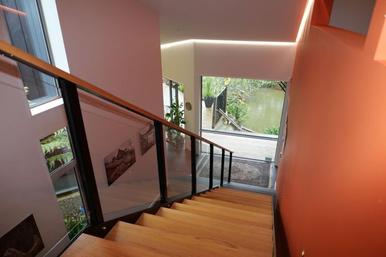 Photo of property in 118 Ngarara Road, Waikanae, 5036