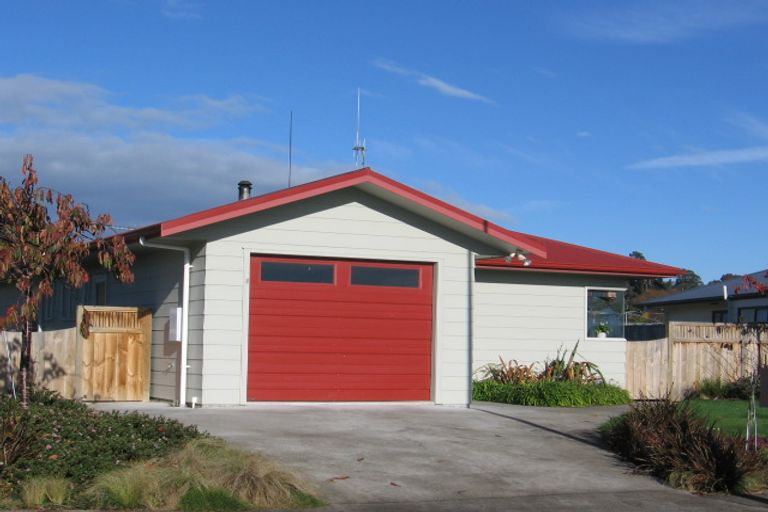 Photo of property in 3 Almond Grove, Feilding, 4702
